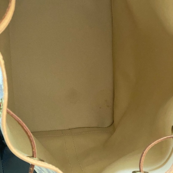 Louis Vuitton GM Azur Noe - Picture 10 of 14